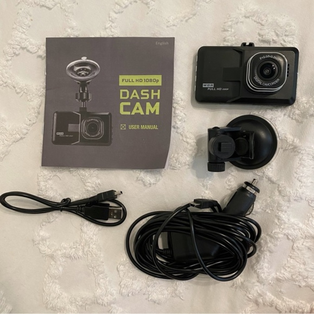 SOLD Pilot Automotive 1080p Dash Cam 3 inch Screen w/ 8GB‎ SD Card